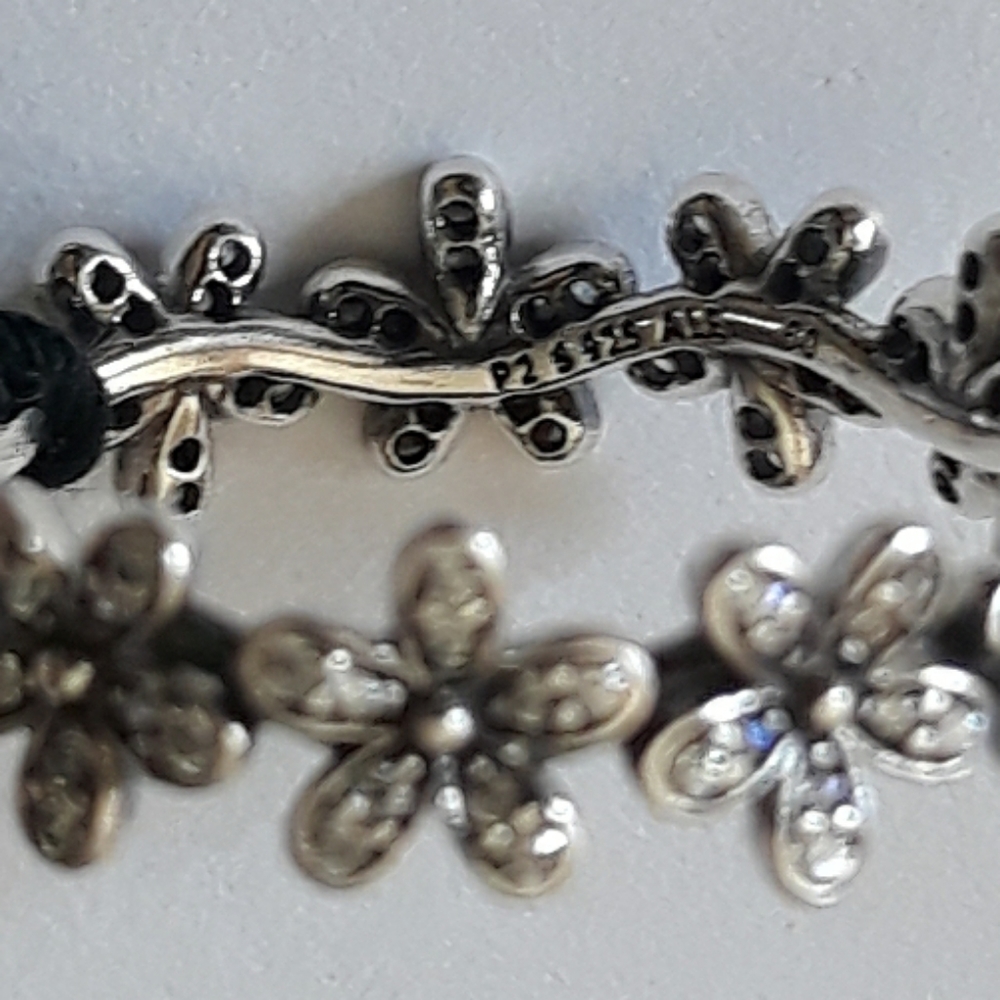 (New) Pandora Ring - Picture 3 of 3